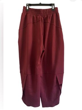 HALARA
Halara Womens High Waisted
Pants Split at the Leg
Capri Size XS